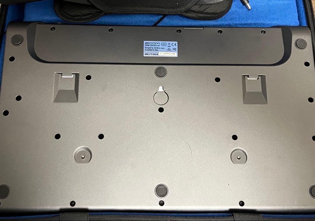 即発送 zoom L-12 専用ハードケース付き　動作に難あり