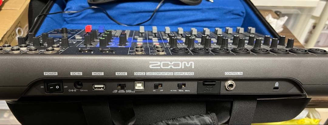 即発送 zoom L-12 専用ハードケース付き　動作に難あり