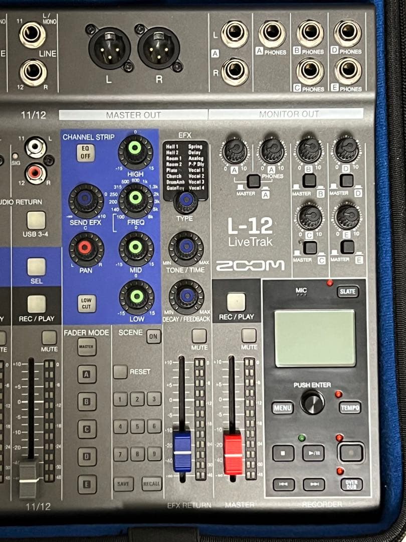 即発送 zoom L-12 専用ハードケース付き　動作に難あり