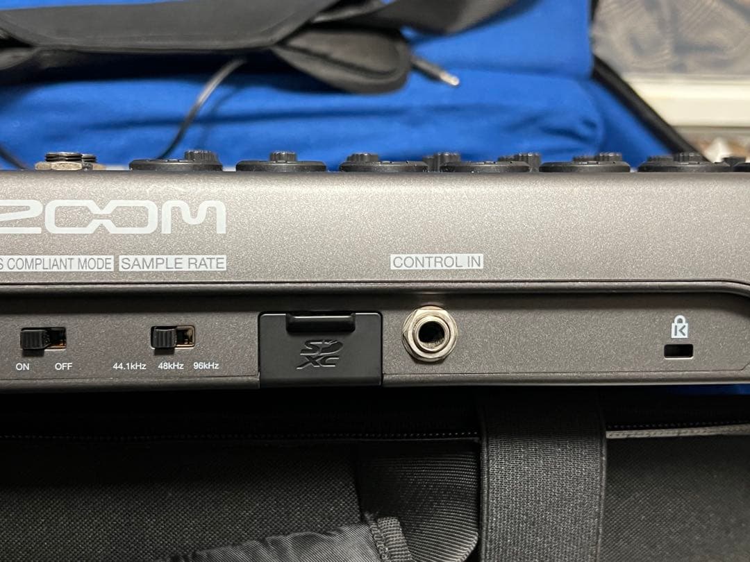 即発送 zoom L-12 専用ハードケース付き　動作に難あり