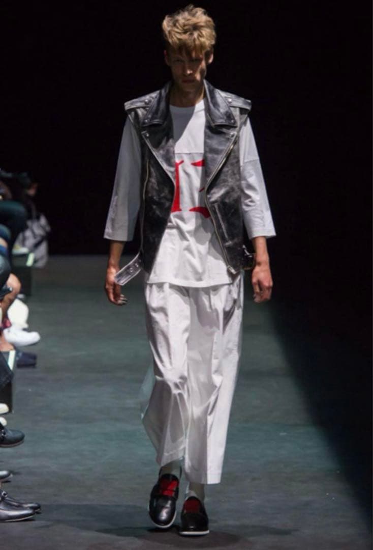 facetasm 16ss クラック加工　ライダースベスト　牛革