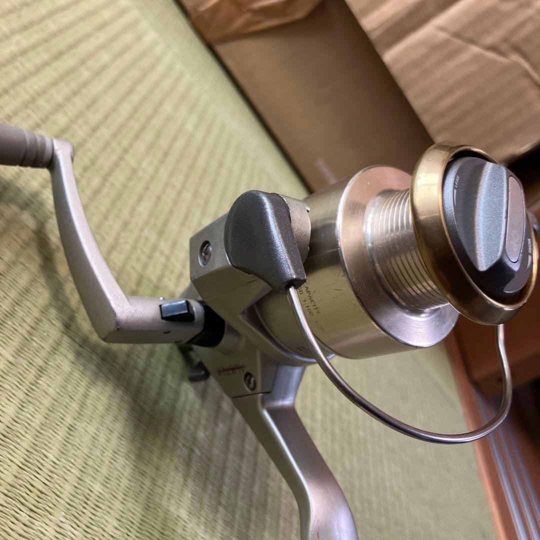 ABU ベイトリール シルバー ブラック 収納袋付き