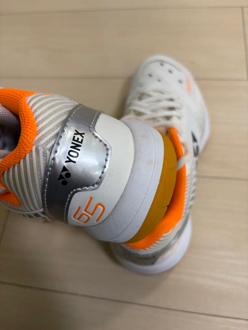 YONEX バドミントンシューズ 24.0cm ホワイト/オレンジ