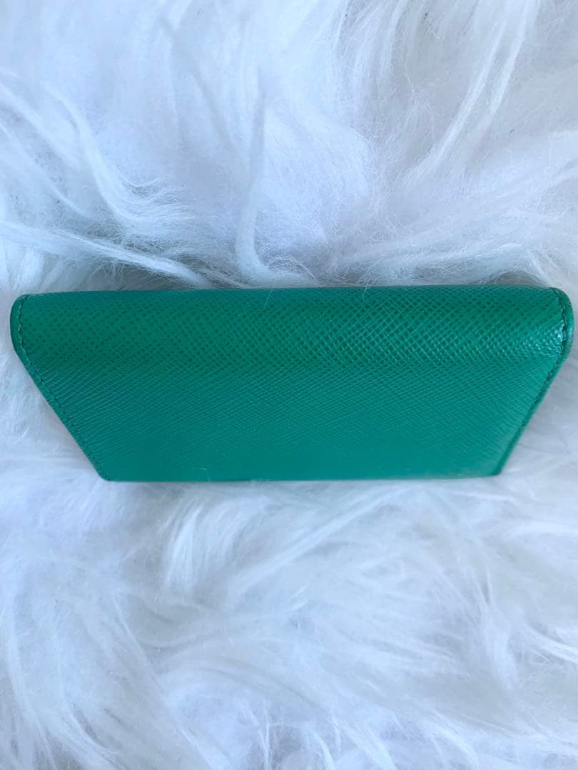 PRADA グリーン レザー キーケース　箱　カード付き