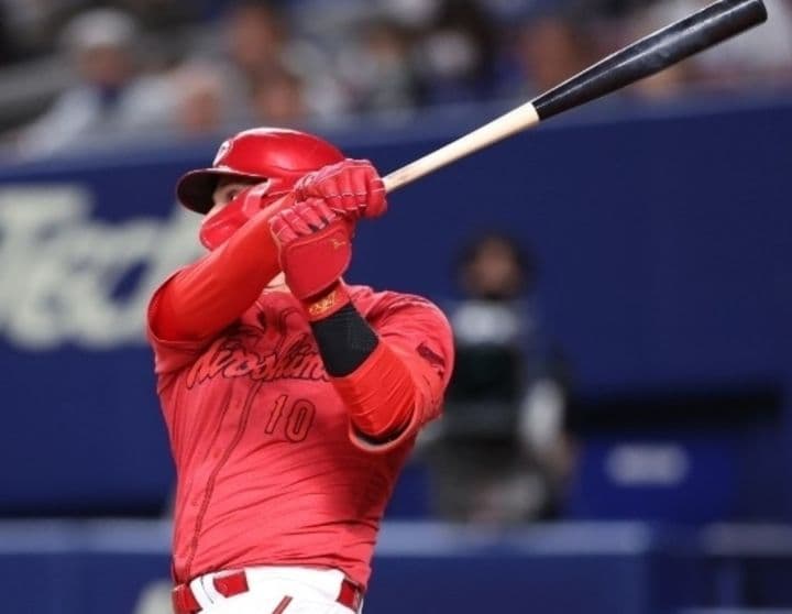 広島　カープ　マクブルーム　ハイクオリティ　ビジター　ユニフォーム　デザイン　S