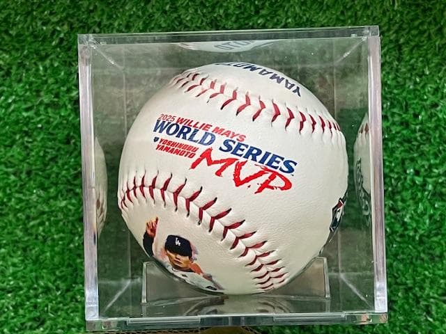 山本由伸2025WS/MVP記念サインボールUVケース付USローリングス限定品