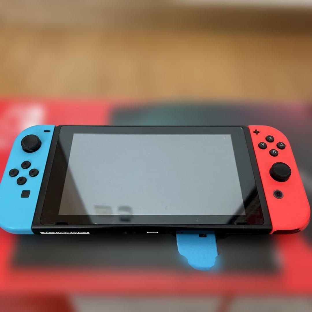 Nintendo Switch 本体 赤/青 コントローラー　ソフト3本付き
