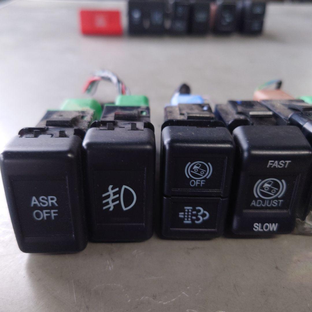 電装スイッチセット　令和6年登録　新型　エルフ　使用