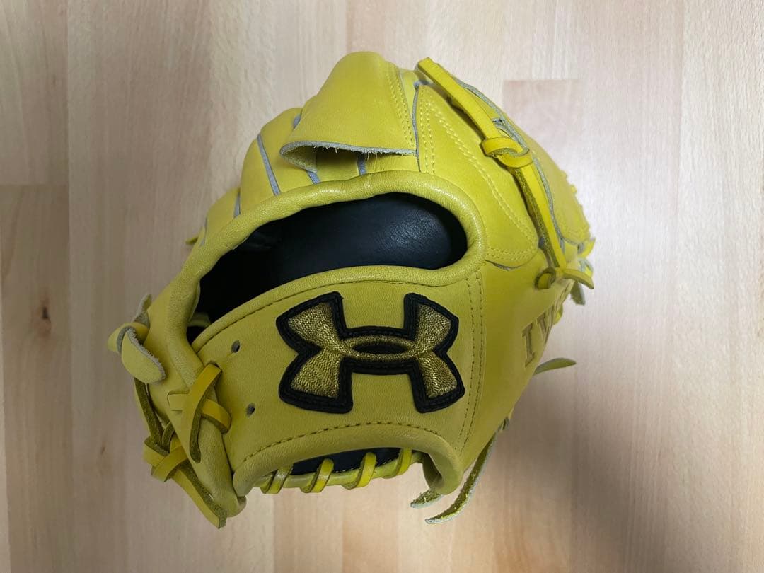 アンダーアーマー　一般軟式　投手用