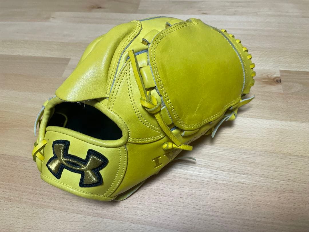 アンダーアーマー　一般軟式　投手用