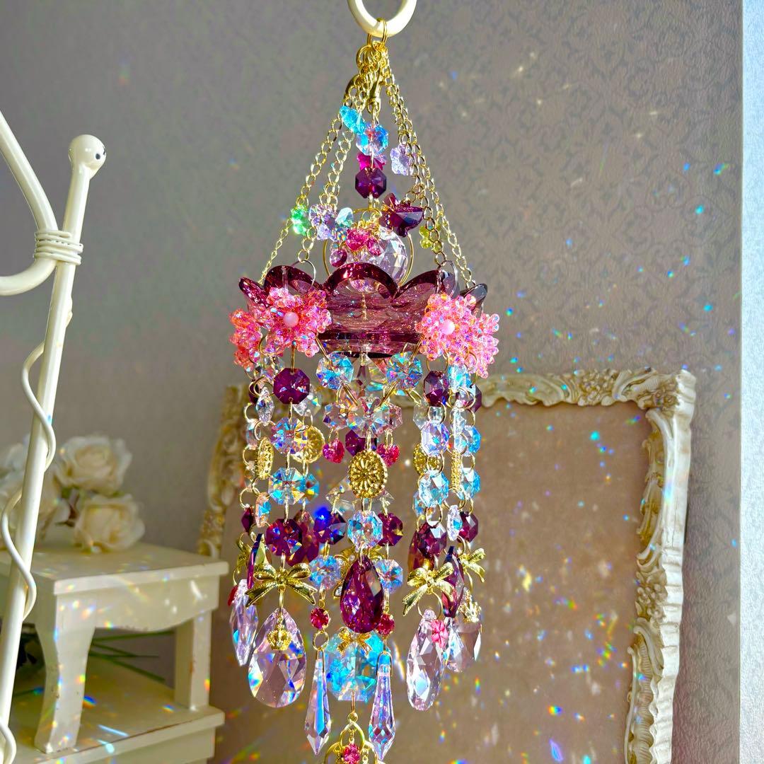 アンティークピンクSWAROVSKI受け皿シャンデリア風サンキャッチャー