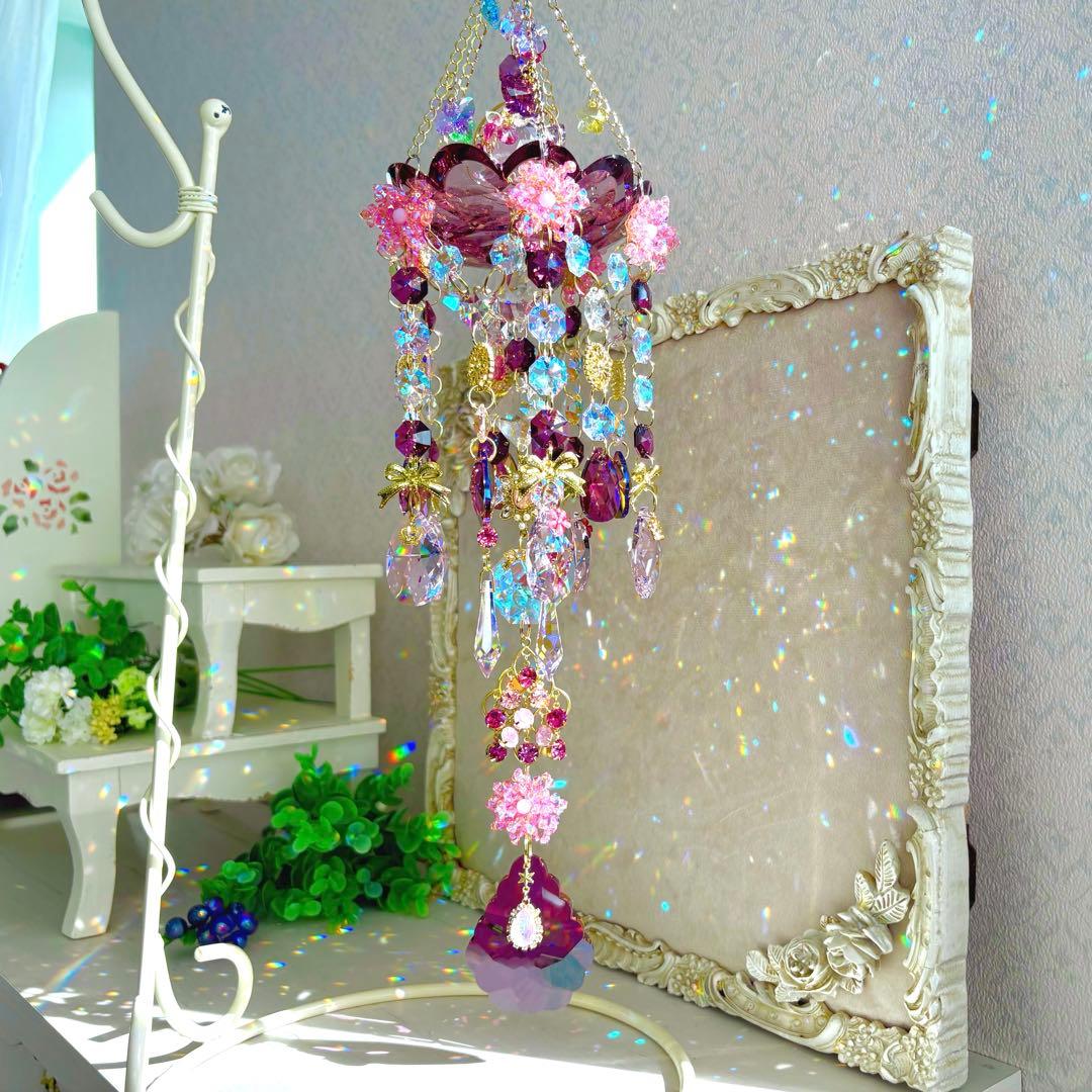 アンティークピンクSWAROVSKI受け皿シャンデリア風サンキャッチャー