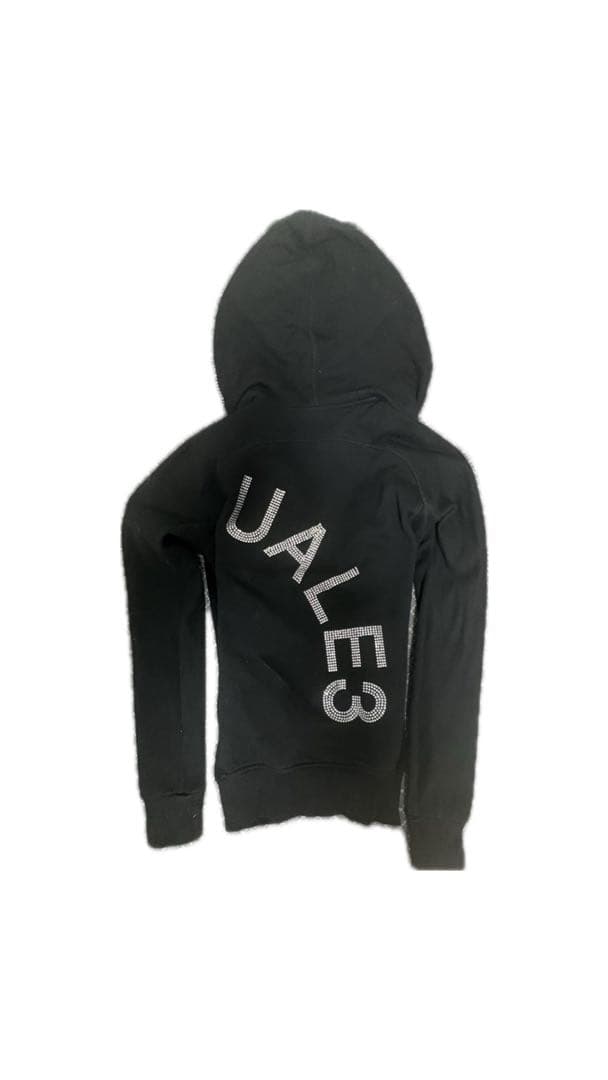 1PIU1UGUALE3RELAX黒パーカ