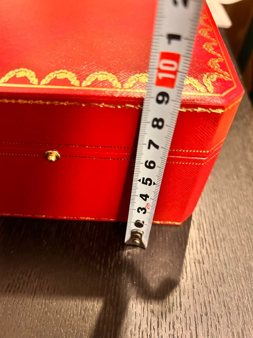 ブラックフライデー！かなり美品　正規品⭐︎Cartier 赤ギフトボックス 正方形
