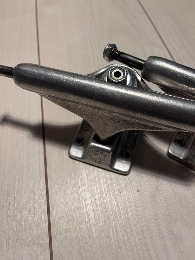 インディペンデントトラック　ロゴ入り　139ホラー