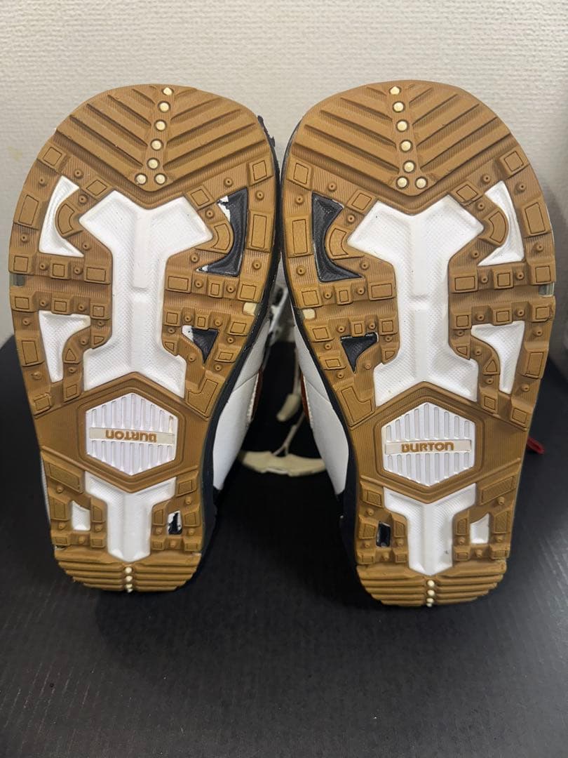 HOLIDAY スノーボード SALOMONバインディング　バートン25.5