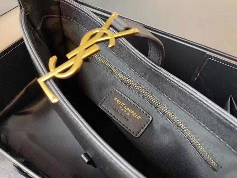 人気です黒の文字パックです