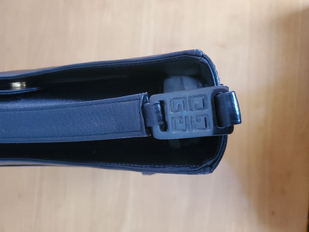 Givenchy 黒 レザー ショルダーバッグ