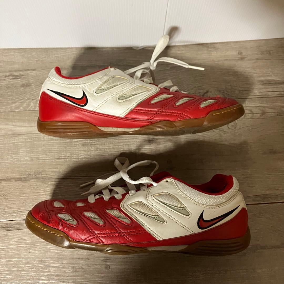 3F 【希少】NIKE ナイキ ベッキ フットサルシューズ（インドア用）廃盤品