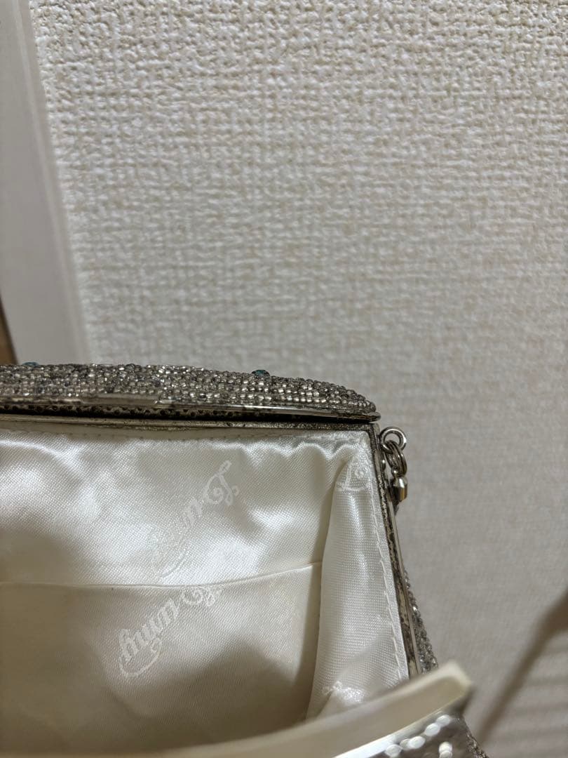 LUMY はしもと　シルバー クラッチバッグ