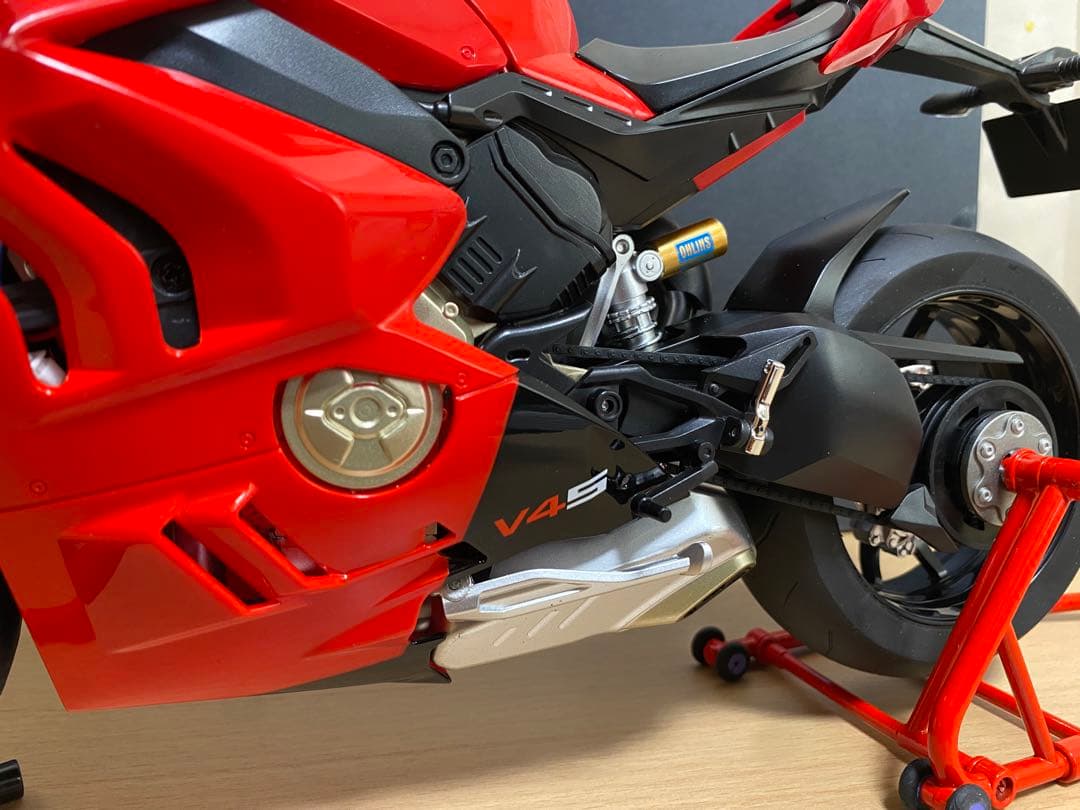 DUCATI パニガーレV4 S 1/6スケール　ドゥカティ