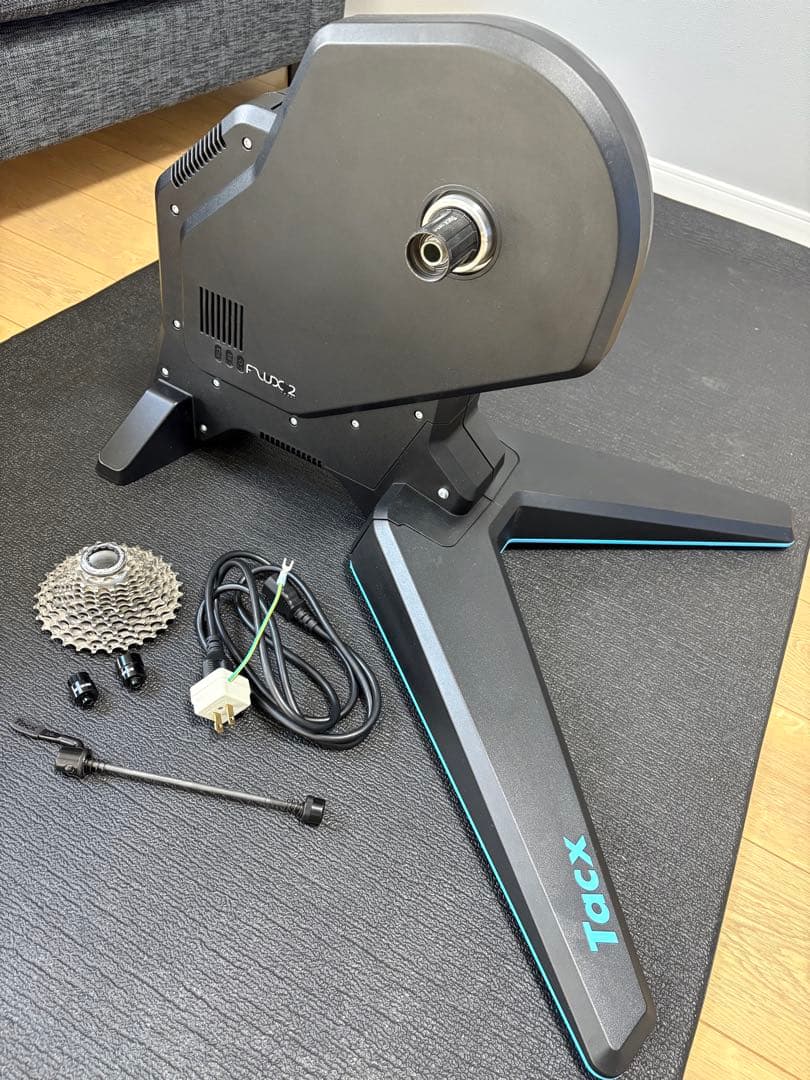 美品 • Tacx Flux 2 スマートトレーナー 箱/11速スプロケ付
