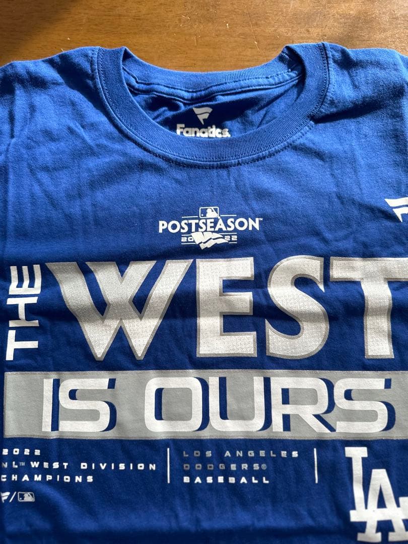 104　大谷翔平ドジャース　地区優勝記念Tシャツ　M