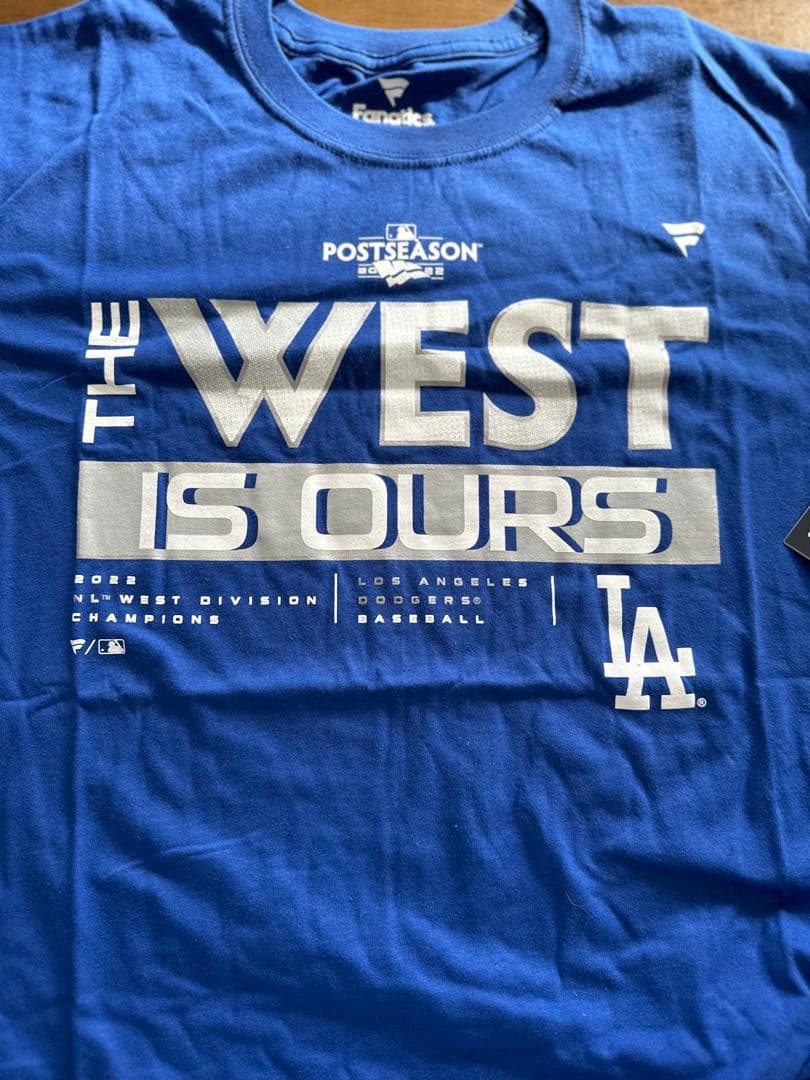 104　大谷翔平ドジャース　地区優勝記念Tシャツ　M