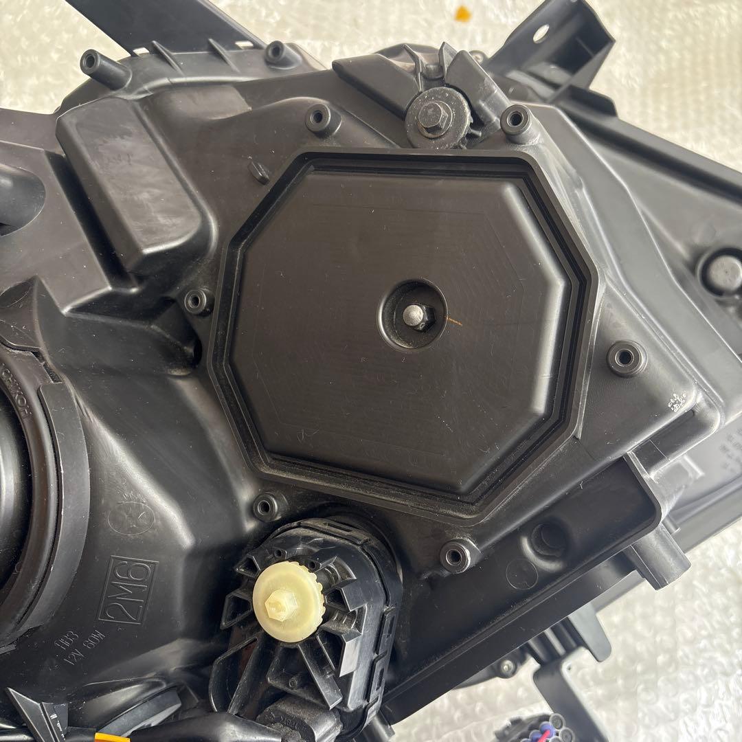 80 前期 ヴォクシー 左 LED ヘッドライト