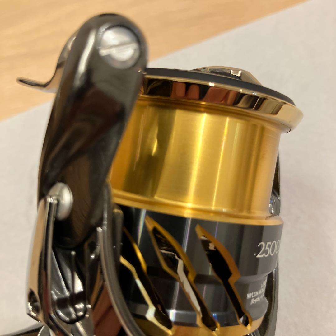 SHIMANO TP スピニングリール 20ツインパワー２５００s 中古