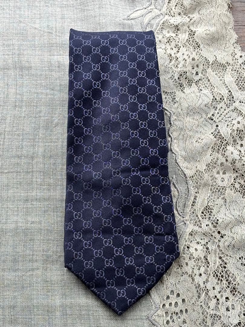 GUCCI ネクタイ　GGパターン　ネイビー美品