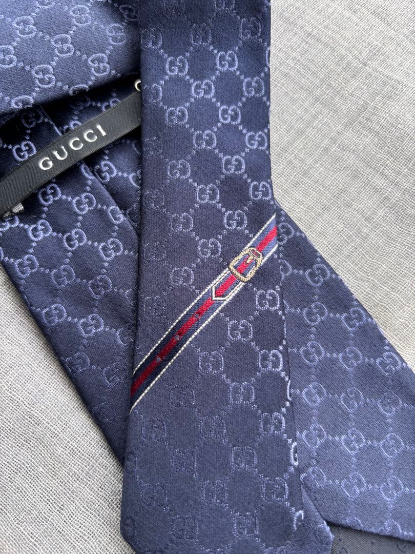 GUCCI ネクタイ　GGパターン　ネイビー美品