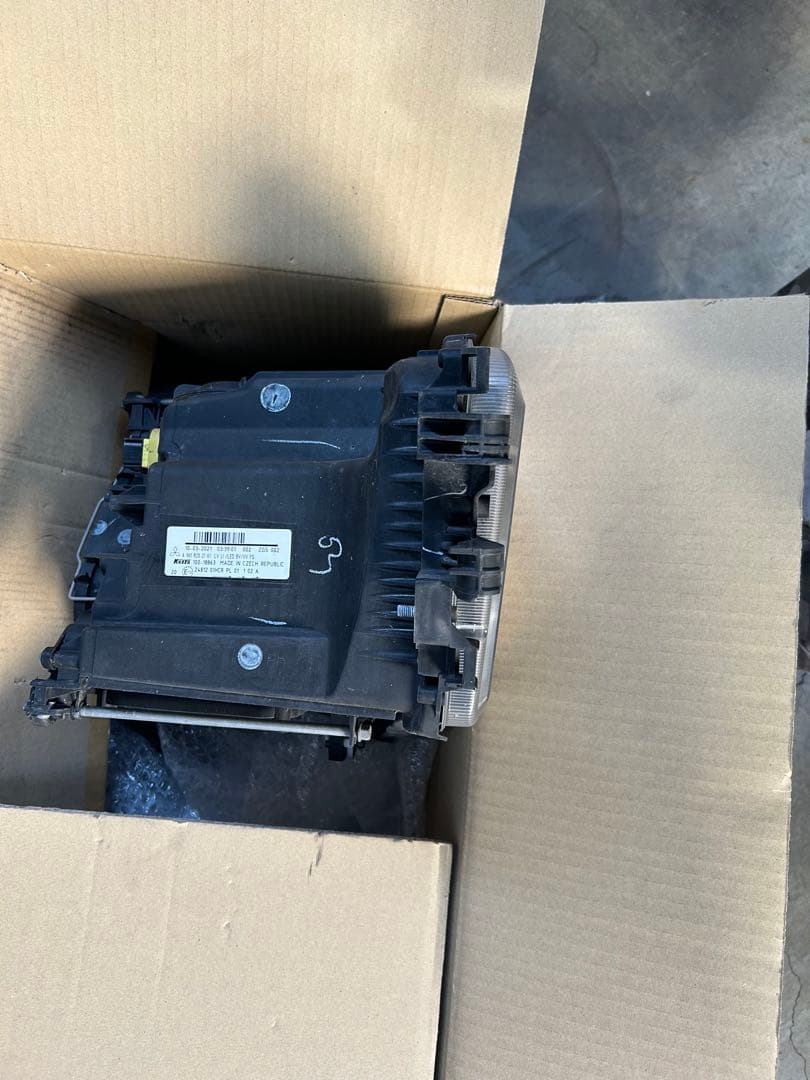 三菱ふそう１７スーパーグレートヘッドライト(左側)