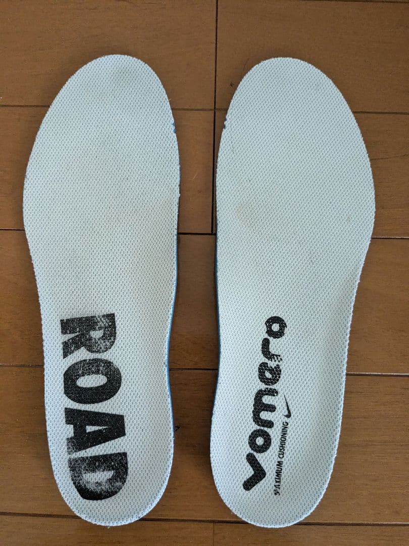 Nike ランニングシューズ ボメロ18 ホワイト/オレンジ/ピンク　24.5