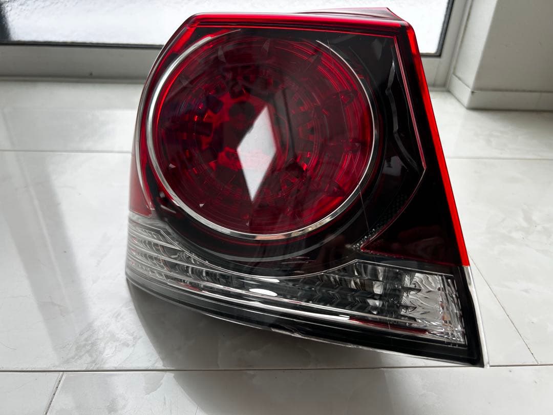 クラウンハイブリッド　アスリート　後期左テールランプ