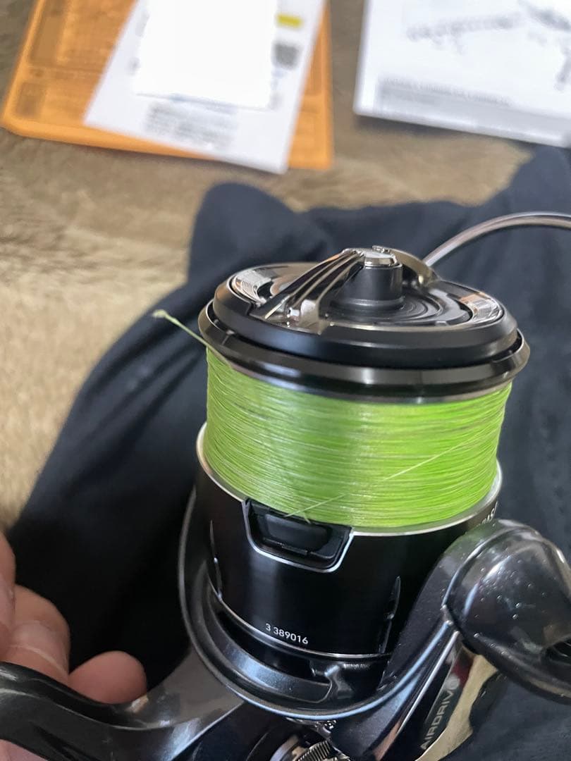 ダイワ 美品24ルビアス PC LT2500 カスタムノブ、ベアリング追加