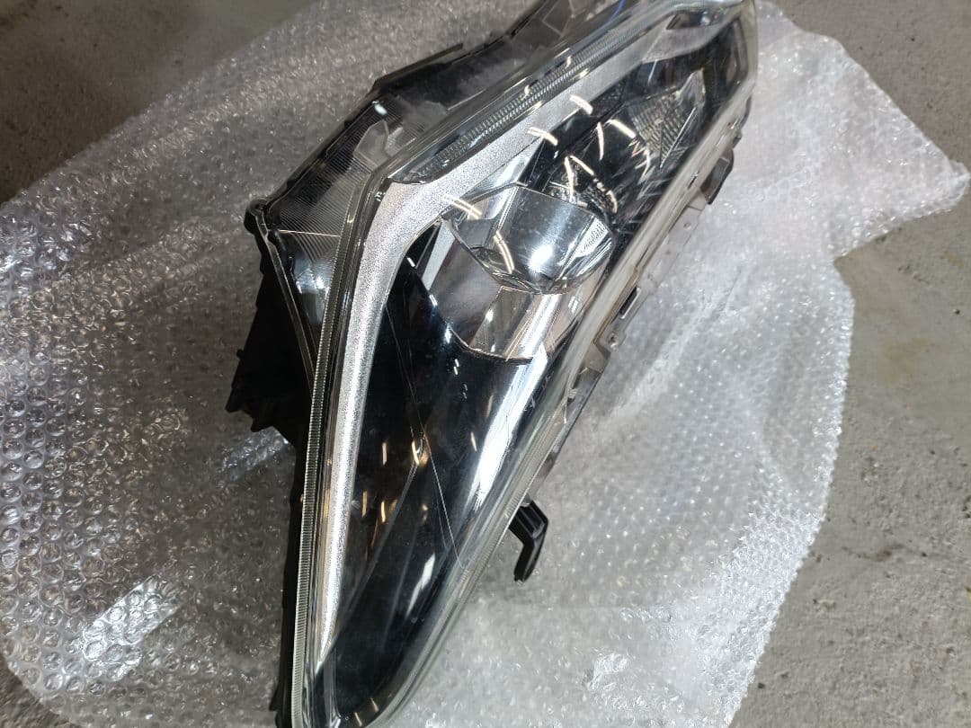 カローラフィールダー ヘッドライト