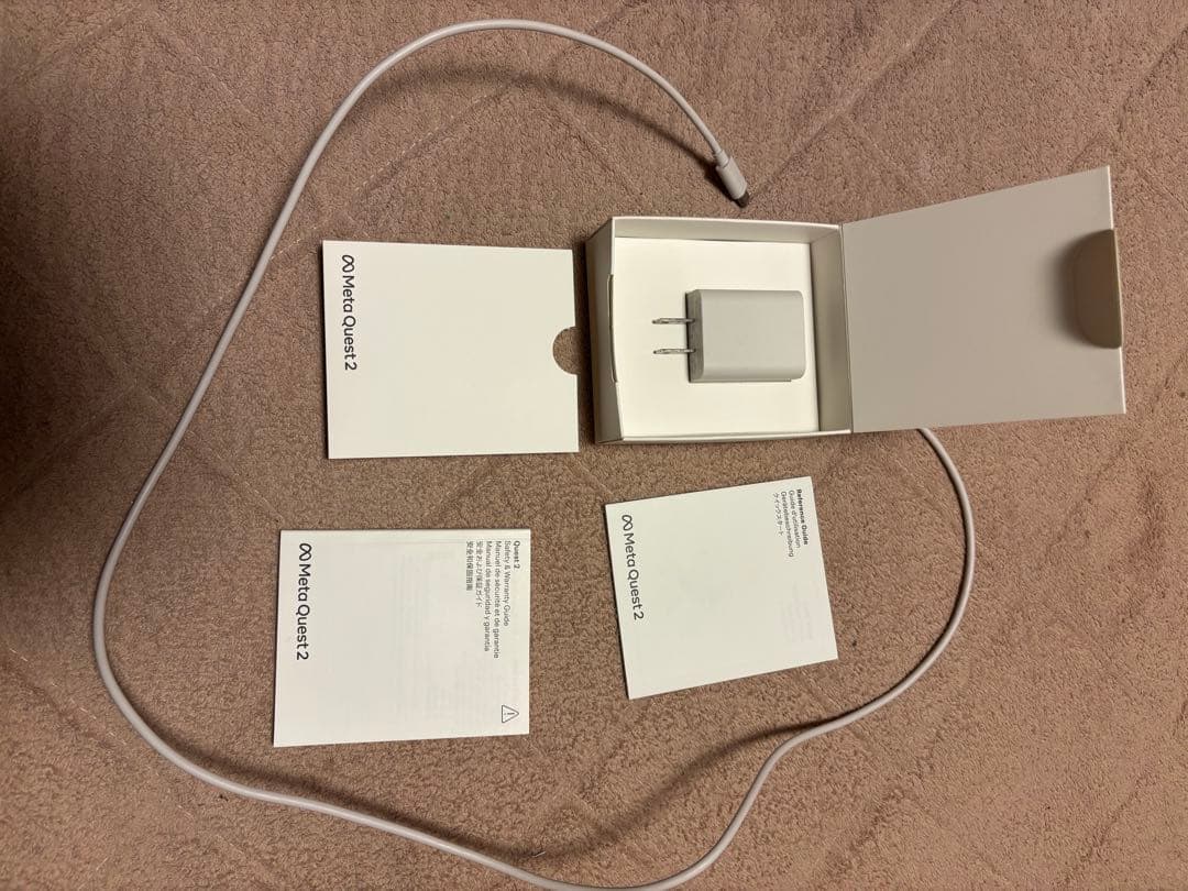 u*e様  Quest 2 256GBとZYBER Charging D