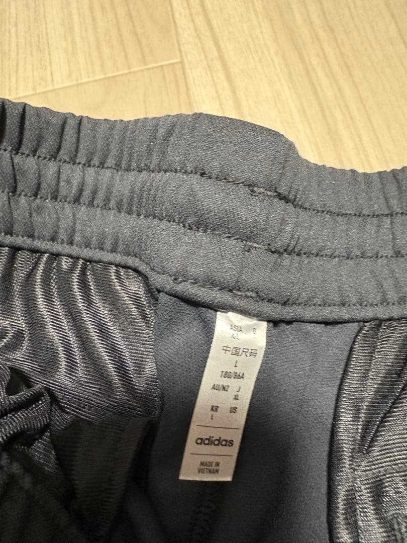 adidas トラックジャケット　　ガゼル　supreme アディゼロ