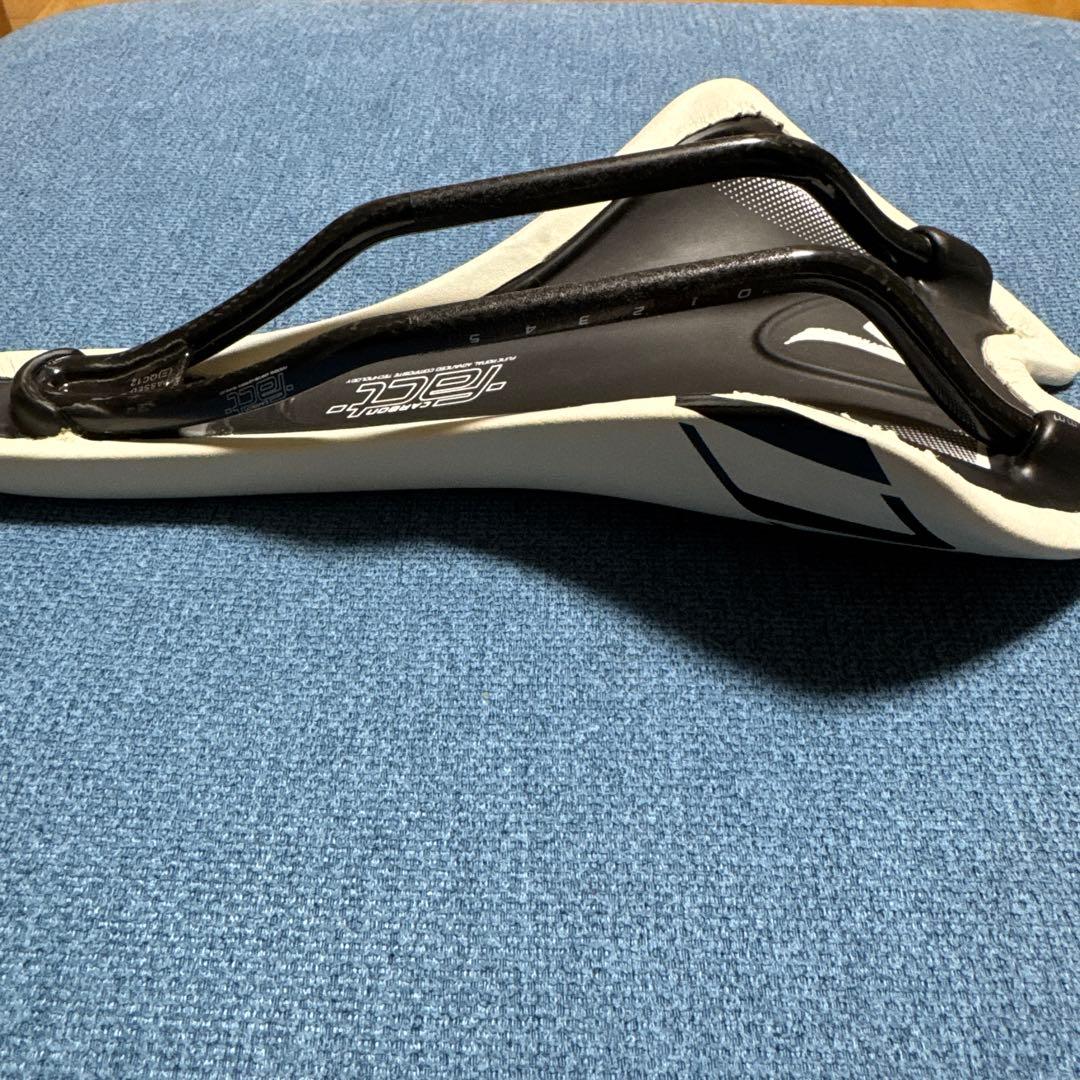 SPECIALIZED CHICANE 143mm カーボン サドル