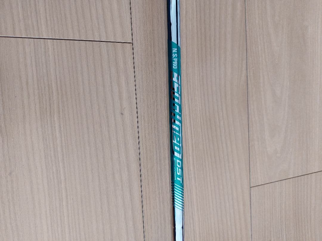 スリクソンZX MkⅡ 4u 22°　ヘッドカバーあり、おまけシャフト付き