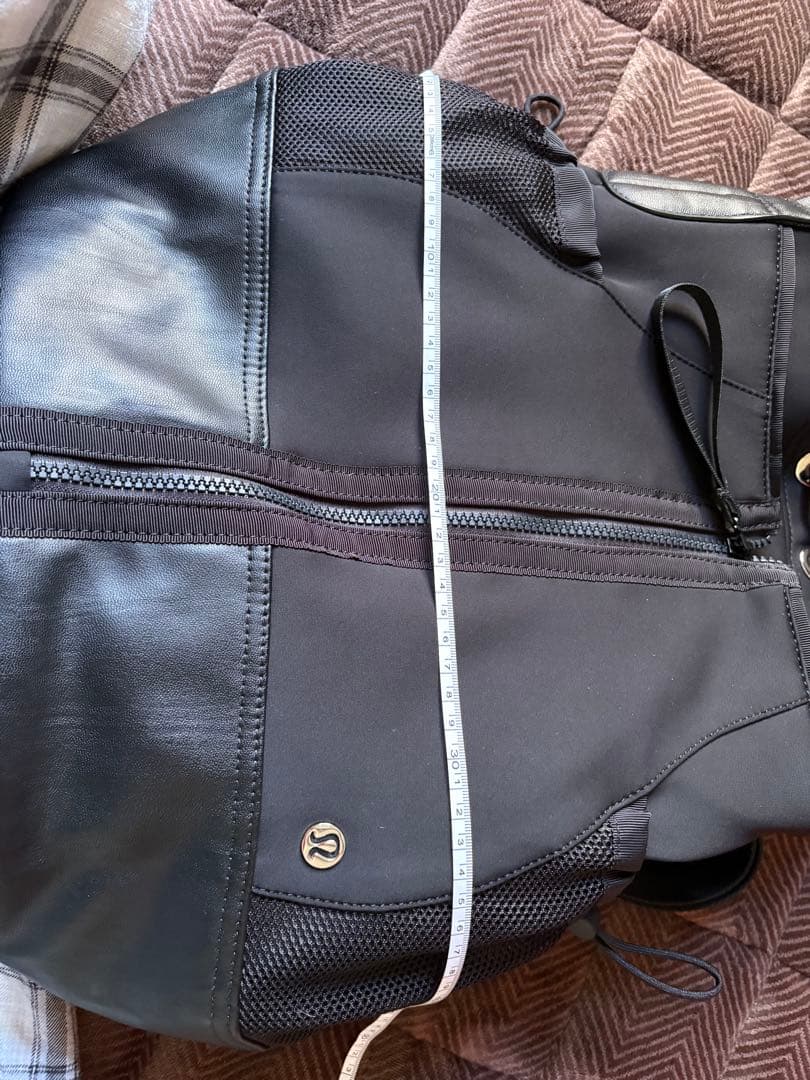 Lululemon ブラックバッグ