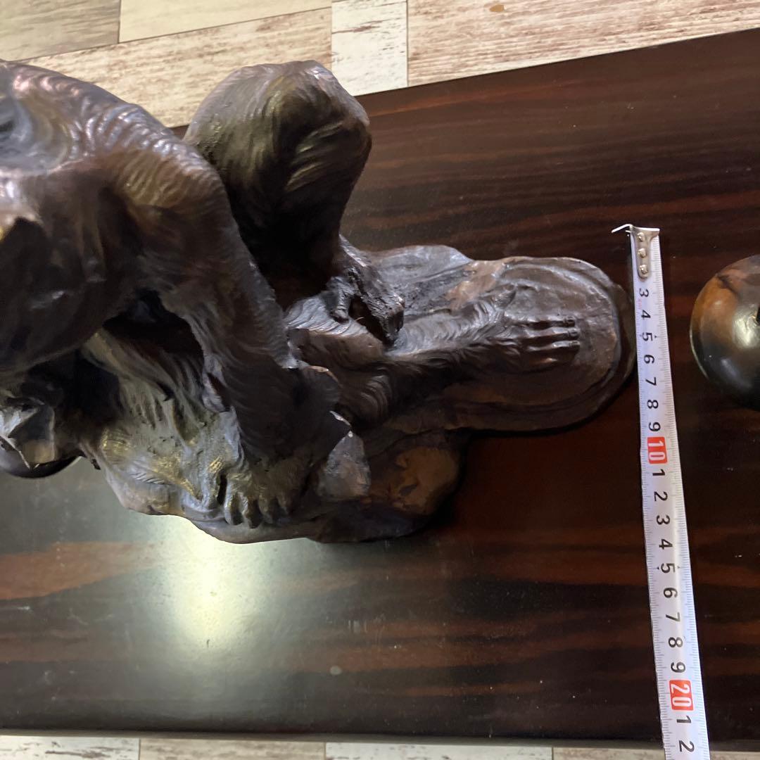 金属製猿のアンティーク、鶴（つがい）の置物まとめ売り　台座付き