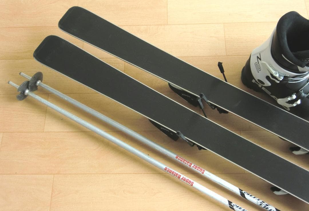 ■送料無料■SWALLOW■ジュニアスキーセット■板130靴22.5■WAX済■