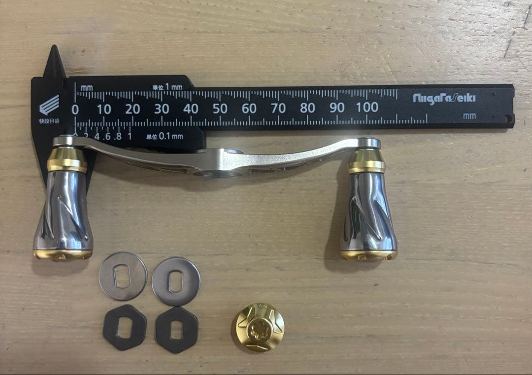 超美品超良品LIVRE CRANK p.c.d 100 ベイトリール用ハンドル