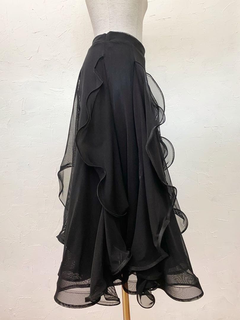 【ボリューミー】新品　フリルふりふりロングスカート 黒 ｍ160