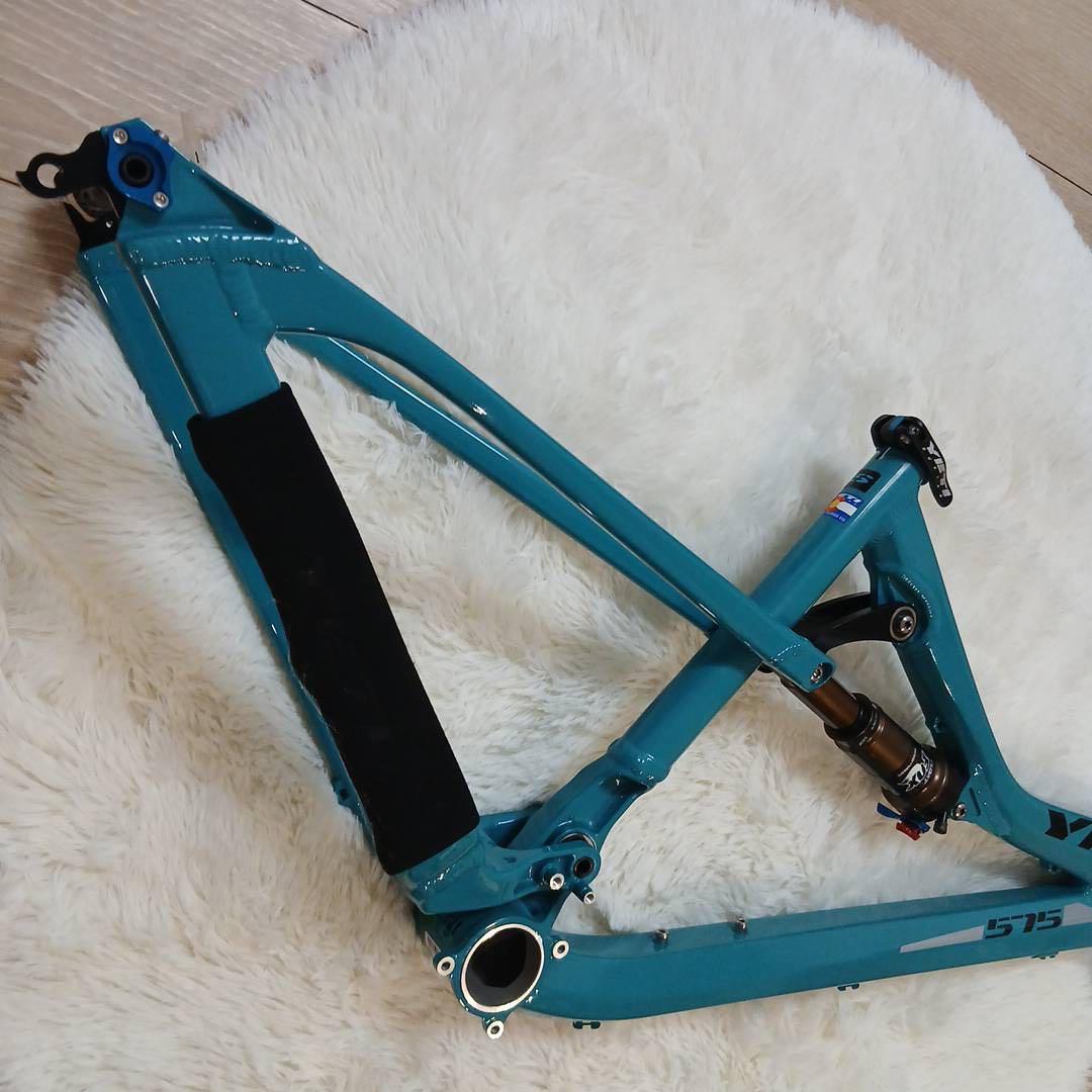 YETI イエティ 575 エンデューロモデル フレームサイズS ターコイズ