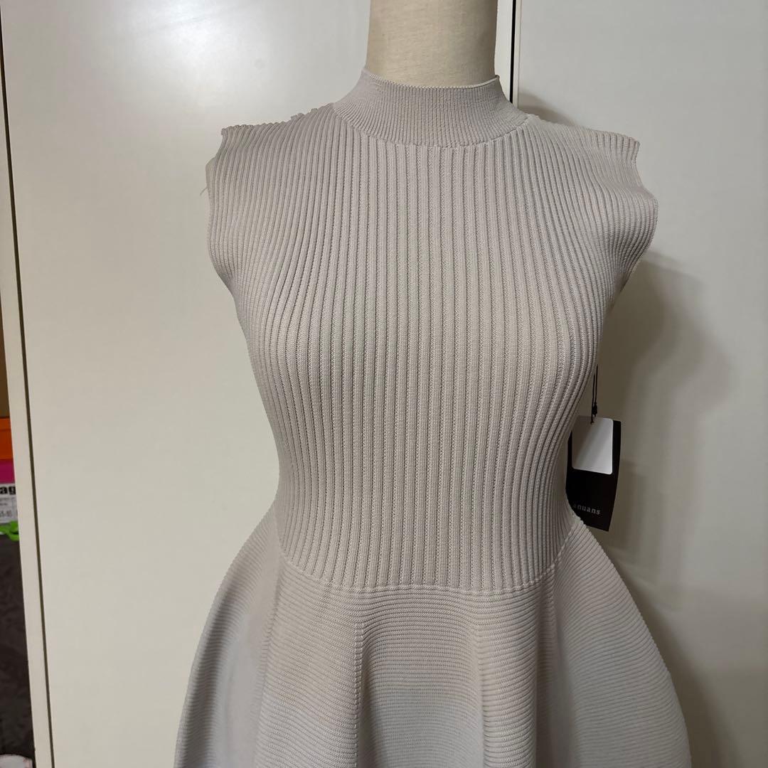 新品タグ付きanuans ノースリーブホールガーメントニットワンピース