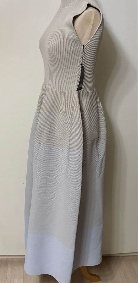 新品タグ付きanuans ノースリーブホールガーメントニットワンピース