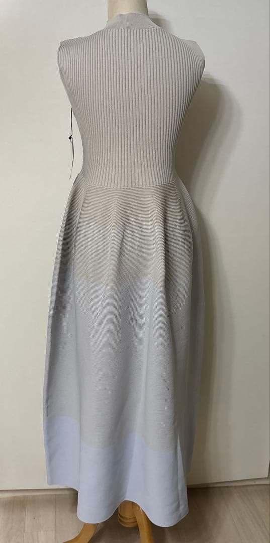 新品タグ付きanuans ノースリーブホールガーメントニットワンピース